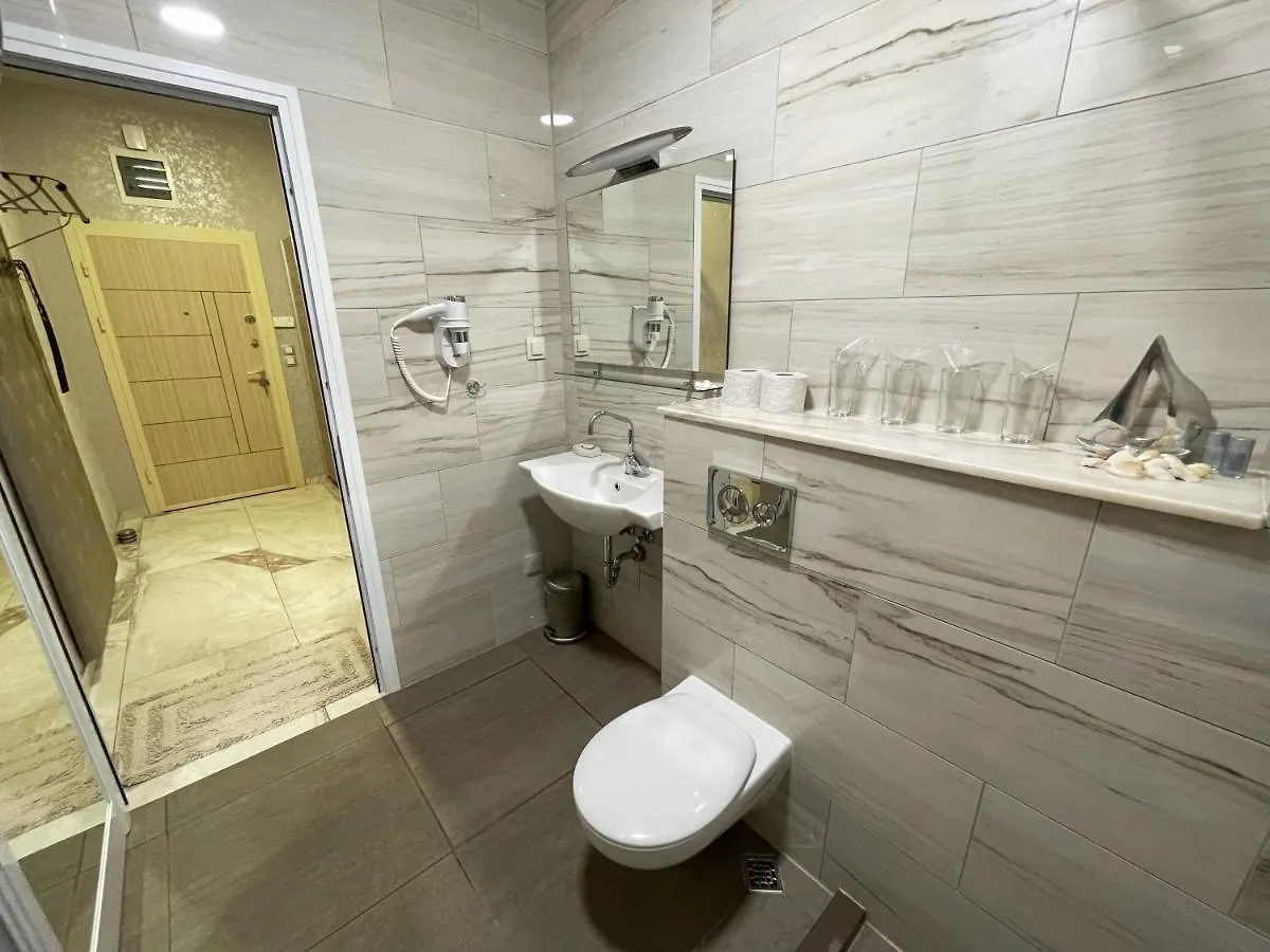 Homestay De Luxe Studio Burgas, City Center Bulgaria
